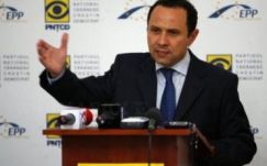 Politikus: anarchista fiatalok haltak meg, indokolatlan a nemzeti gyász