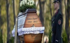 Ágoston Hugó: Mindig szeretni fogjuk 