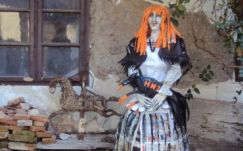 Egyszer sem használatos anyagból készült boszorkány Marosvásárhelyen