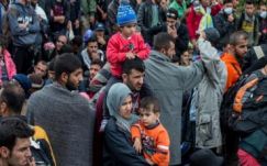 Mintegy 10 ezer migráns tart Szerbiából Horvátországba