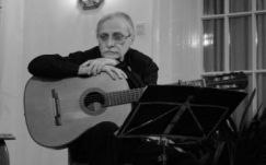 Elhunyt Kobzos Kiss Tamás zenész, előadóművész, zenepedagógus