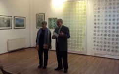 Derű, csend és kékség a Nagy Dalma textilművész munkáiban