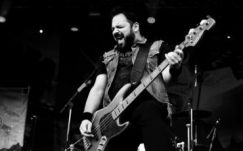 A metálzenekar basszusgitárosa az 51-ik halálos áldozat