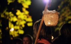 ,,A fák irigyek ránk, azért van rajtuk is mécses?”