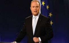 Az EU-nak és Afrikának együtt kell működnie a migráció megfékezésében