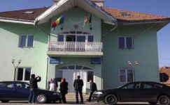 Bírák és ügyészek szállták meg a csíkmadarasi községházát