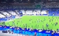 Párizsi merényletek: a nézők riadtan levonultak a Stade de France gyepére