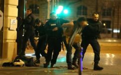 A párizsi merényletek újabb elkövetőjét azonosították