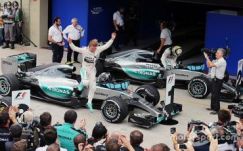 Forma-1: Rosberg Brazíliában is nyert, megszerezte a második helyet