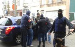 Párizsi merényletek: bombázzák az Iszlám Államot, hajszolják a terroristákat