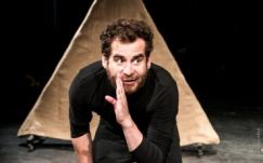 Vendégjáték Kézdivásárhelyen: Isteni színjáték avagy.