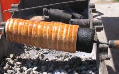 Hagyományos román termékként védenék le a kürtőskalácsot