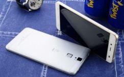 A Pepsi saját okostelefonnal rukkol elő