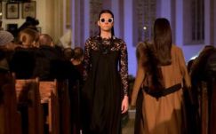 Divatbemutató a templomban: Kató Béla elmarasztalta a kolozsvári egyházközség elnökségét