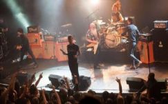 Az Eagles of Death Metal akar elsőként fellépni, ha újra kinyit a Bataclan