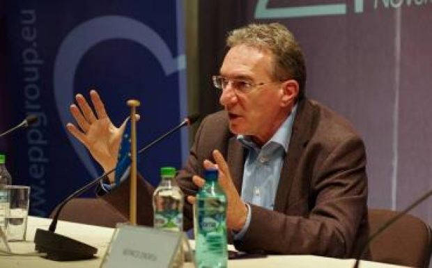 Merre tart Európa a párizsi merényletek után? Winkler Gyulát kérdeztük