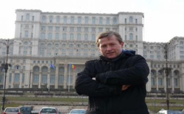 Erdély öt városában mutatja be a román forradalomról írt könyvét Szőczi Árpád