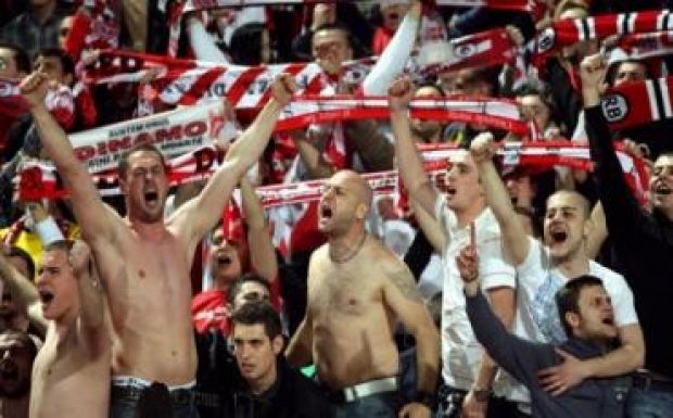 Megbüntették a Dinamót a szurkolók magyarellenes megnyilvánulásai miatt