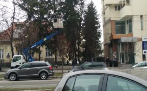 Díszvilágításban ünnepel Csíkszereda is