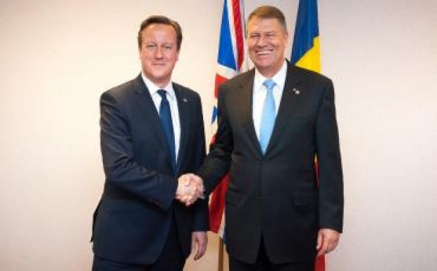Bukarestbe érkezik David Cameron brit kormányfő