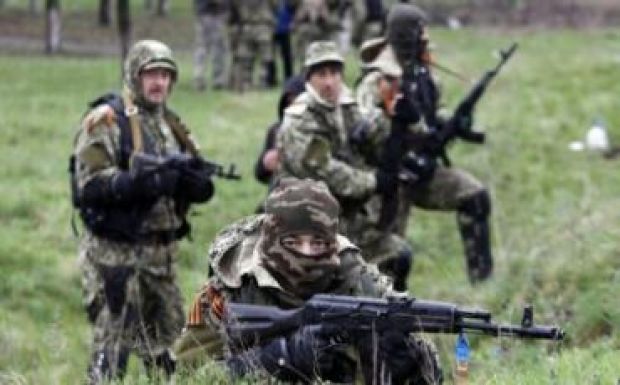 Tiltott nehézfegyverekkel támadnak a szakadárok Donyecknél