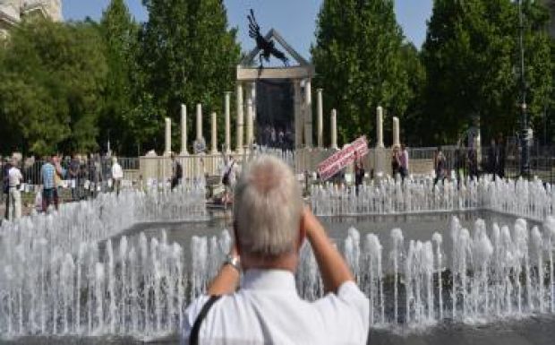 Papp Sándor Zsigmond: Szobrok vagy ördögök