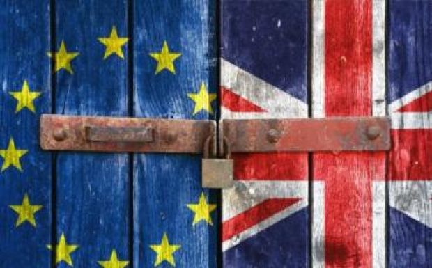 Továbbra is szoros megoszlást mutatnak a brit népszavazási felmérések