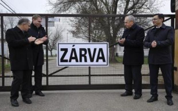 Húsz év után hivatalosan is bezárták a debreceni menekülttábort