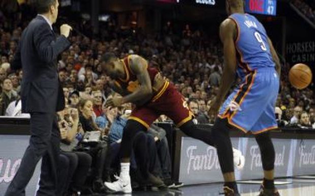 Kismamát zúzott össze LeBron James