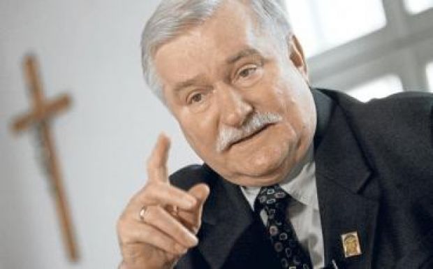 Polgárháború veszélyére figyelmeztetett a volt lengyel elnök