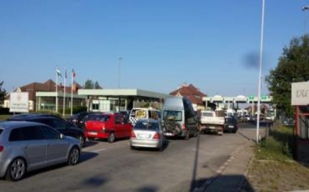 A belügyminiszter lemondását kérik a román vendégmunkások