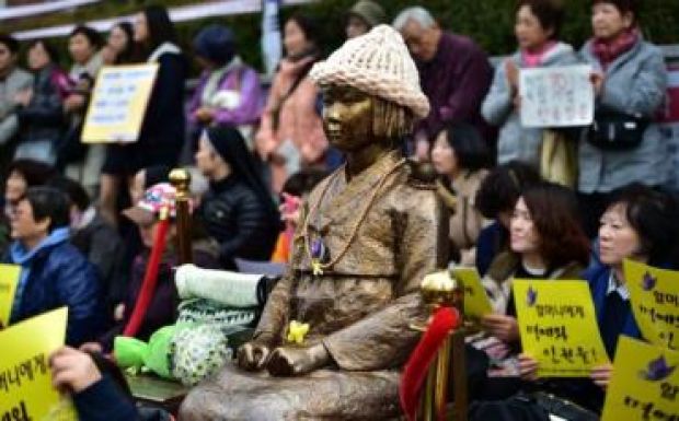 Japán és Dél-Korea megállapodásra jutott a világháborús szexrabszolgák ügyében
