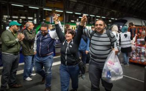 Ünnepek alatt is özönlöttek a menekültek Németországba