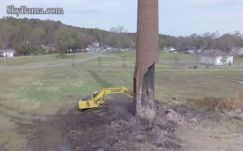 1100 tonnás kémény dőlt rá egy markolóra  