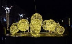 Karácsonyi fénybe borult Kolozsvár (Képriport)