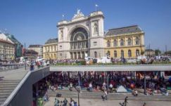 Lázár János: a párizsi merényletek egyik főszervezője járt a Keleti pályaudvarnál