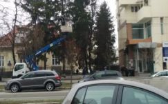 Díszvilágításban ünnepel Csíkszereda is