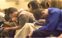 Imádkoztak az istentiszteleten fosztogató férfiért