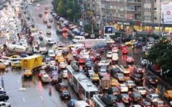 Kevés az autó, mégis sok a dugó Romániában