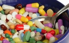 Megszavazták: kitiltják az audiovizuális médiából a gyógyszerreklámokat