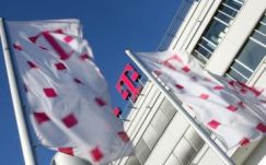 A Magyar Telekom sokat bukik az Ákos-ügyön