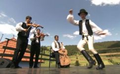 Erdélyi nyertese is van a Föszállott a páva gyerekkiadásának 