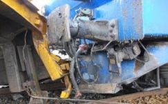 Várakozó szerelvénybe rohant a mozdony Aradon