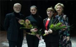 Péter Kata kapta a Ruttkai Éva-emlékgyűrűt a budapesti Vígszínházban