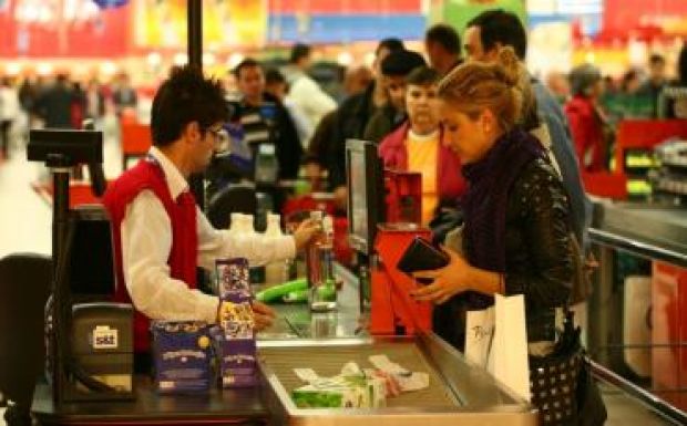 Decemberben 3,5 milliárd eurót hagytunk a boltokban