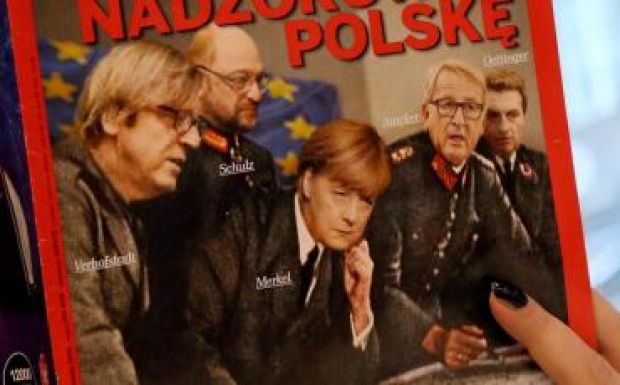 Náciként ábrázolták Angela Merkelt a lengyelek