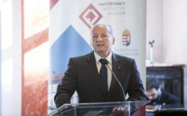 Katonai alapkiképzésben vehetne részt minden magyarországi