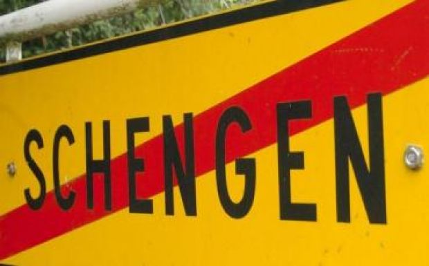 Ausztria felfüggeszti a schengeni megállapodást