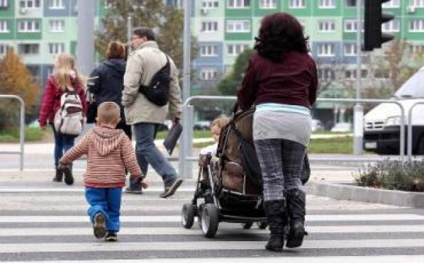 Erdélyi szociológusok szerint elszívó hatása lehet a magyarországi csok-nak