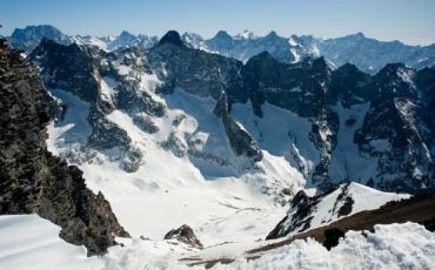 Ismét ölt a lavina a francia Alpokban